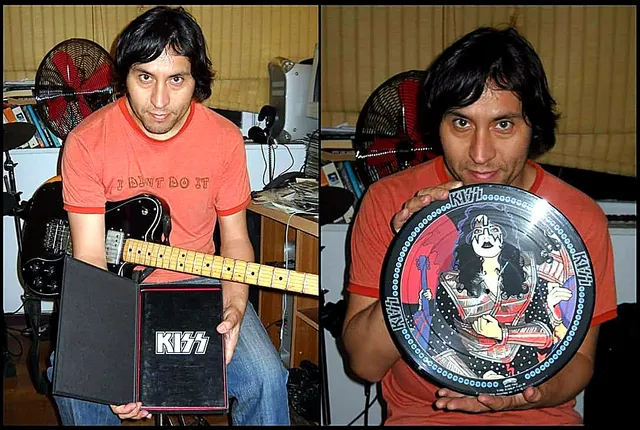 Claudio Narea mostrando un box set de KISS y un picture disc con la ilustración de Ace Frehley