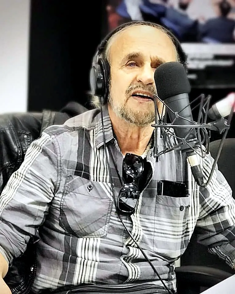 Sergio “Pirincho” Cárcamo en el estudio de Radio Futuro