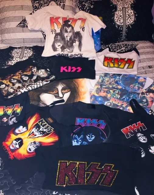 Colección de poleras de KISS de Myri